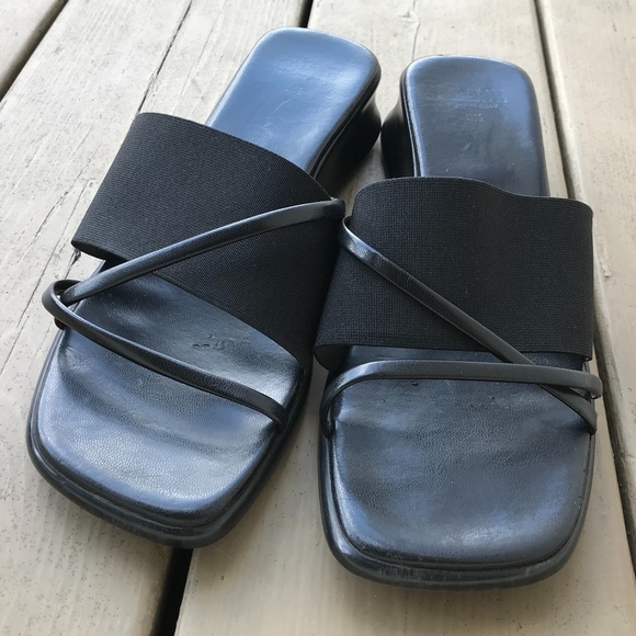 Italian Shoemakers Shoes - Black Strappy Sandals with a little wedge EUC